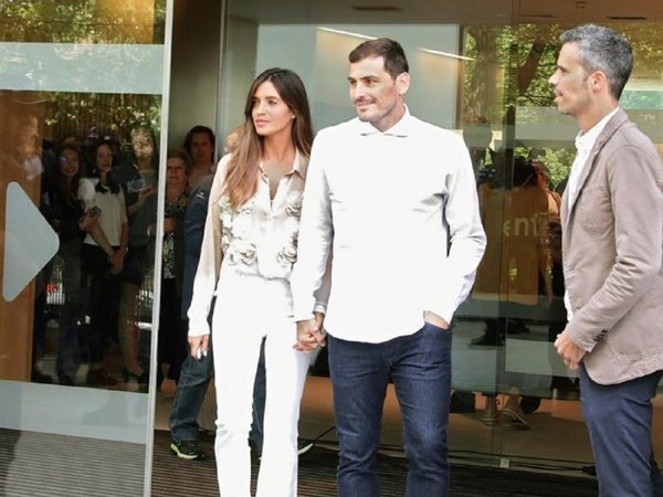 Casillas abandona el hospital de Oporto