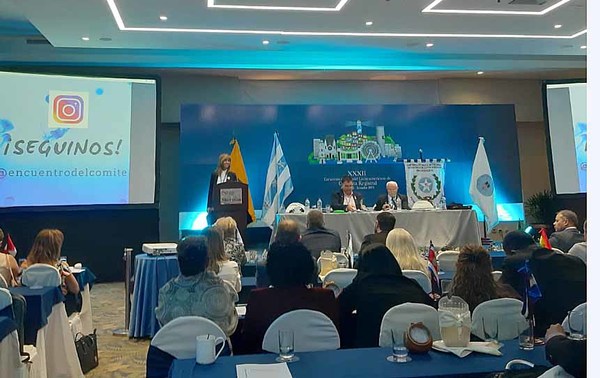 Titular de la DRA expuso en Ecuador