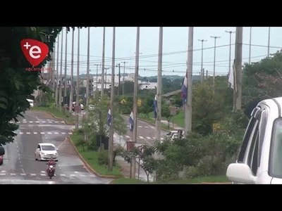 EMBANDERAN LA AVDA. IRRAZABAL EN EL B° PACU CUA