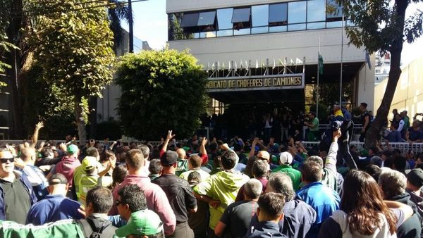 Justicia argentina allana sedes de sindicato opositor al gobierno