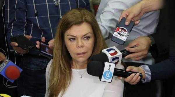 Rechazan rendición de cuentas de Sandra McLeod