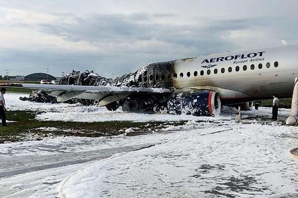 Piloto apunta a un rayo como causa del accidente del avión ruso - Internacionales - ABC Color
