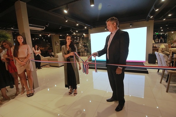 Inauguran local con nuevos conceptos en mueblería