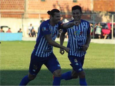 Extraordinario gol del "Lolo" Abente en la Intermedia