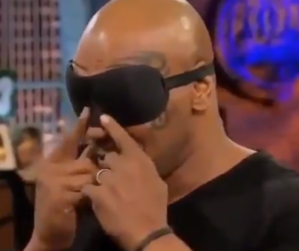 Mike Tyson no perdió la puntería con los años