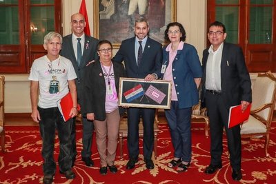 Pacientes piden reglamentación de Ley del Cáncer - ADN Paraguayo