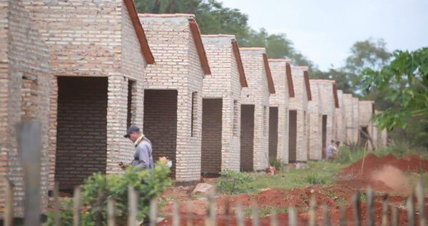 Muvh no ha licitado una sola vivienda en estos nueve meses