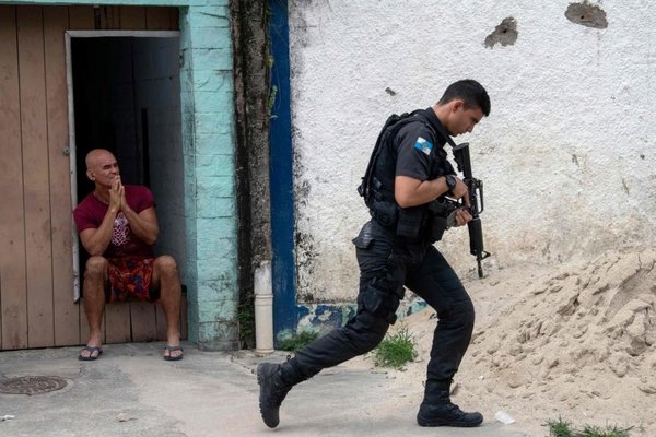 Policía de Río mata ocho personas en una favela - Internacionales - ABC Color