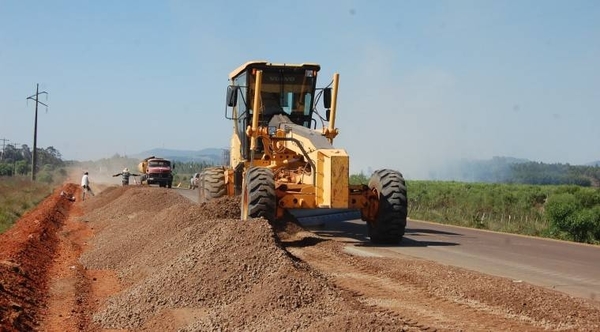 HOY / 4 ministerios no licitan obras, no mueven dinero y paralizan parte de economía, acusan