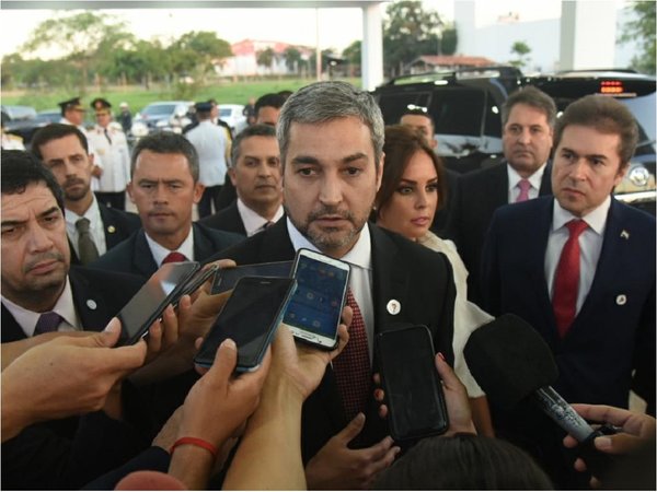 Abdo Benítez, disconforme con ejecución presupuestaria en ministerios
