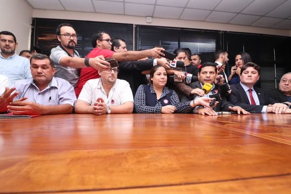 Camioneros emplazan a Gobierno para conformar mesa de trabajo - ADN Paraguayo