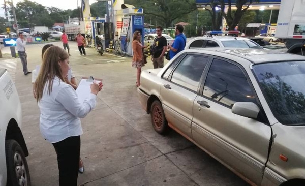 HOY / Supuesto feminicida deja abandonado su vehículo en una estación de servicio
