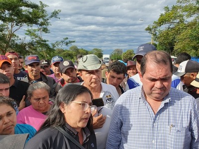 Multitudinaria manifestación por camino transitable