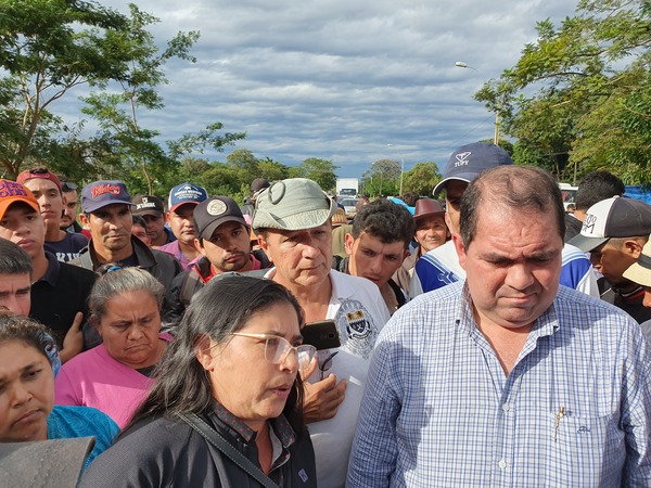 Multitudinaria manifestación por camino transitable