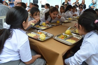 Adjudicarían almuerzo escolar a oferta más alta, denuncian - Nacionales - ABC Color