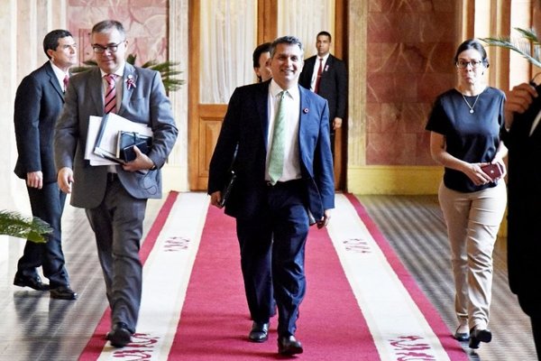 Reconocen baja ejecución presupuestaria - Edicion Impresa - ABC Color
