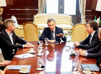 Macri invita a Cristina a una mesa de diálogo - Edicion Impresa - ABC Color
