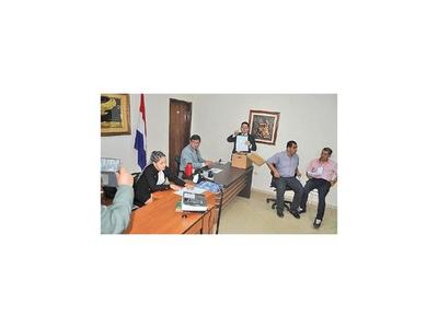 Juzgamiento de actas avanza sin protestas