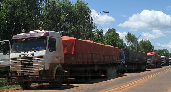 Conformarán mesa de trabajo para analizar situación del sector de camioneros » Ñanduti