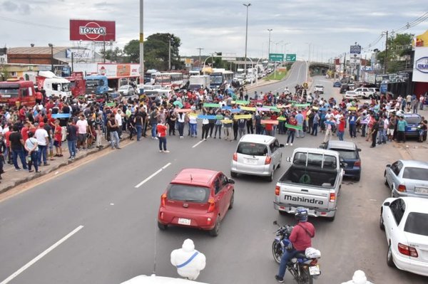 ¿Cuál es el conflicto del impuesto para vehículos usados? » Ñanduti