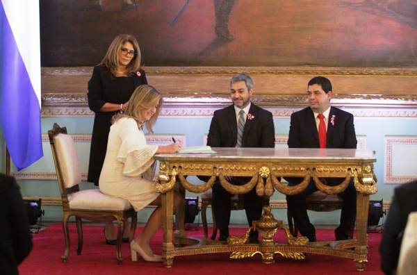 Ana María Zubizarreta asumió como nueva escribana mayor de Gobierno | .::Agencia IP::.
