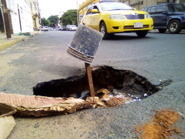 Asunción “no puede” cubrir todos los bacheos - Nacionales - ABC Color