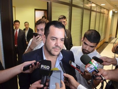 Caso Víctor Bogado: Friedmann asegura que mantendrá su postura - Radio 1000 AM
