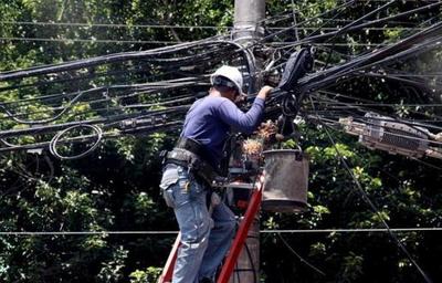 Gobierno dará becas a electricistas para formación en líneas de 23.000 voltios