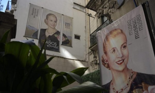 Recuerdan a Evita, “abanderada de los humildes”, en su centenario - Internacionales - ABC Color