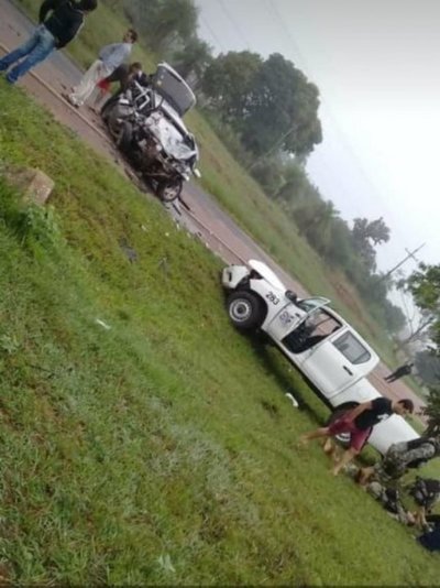 Caacupú: vehículo del Banco de Fomento, involucrado en accidente fatal - 730am - ABC Color