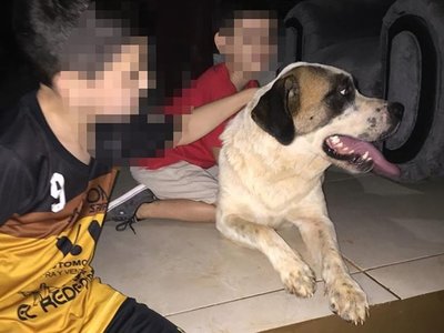 Pelusa se reencuentra con familia de  Cucho Cabaña
