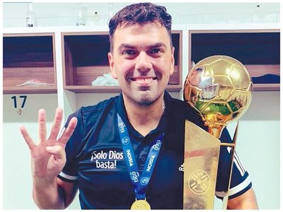 El plantel del TRI se mira y no se toca
