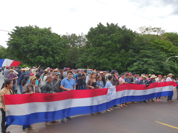 Levantan bloqueo de la ruta V tras acuerdo con MOPC