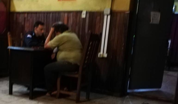 HOY / Hombre denunció a travestis por asaltarlo y golpearlo