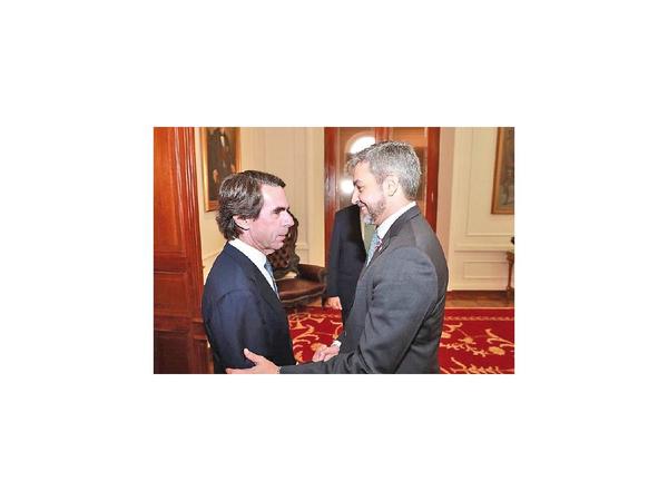 Aznar conversó con Mario Abdo Benítez
