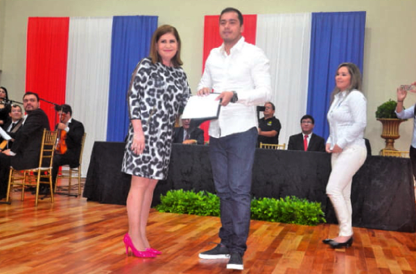 Justicia Electoral proclama a nuevo intendente de CDE | Diario Vanguardia 07