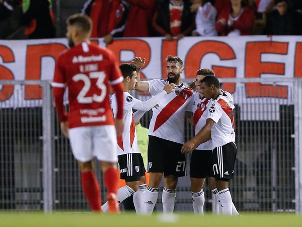 River Plate e Internacional terminan empatados en un partido vibrante
