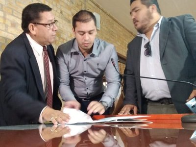 Miguel Prieto renuncia como concejal para asumir en la Intendencia