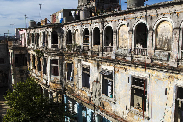 Régimen cubano prioriza a militares y fieles seguidores en la entrega de viviendas