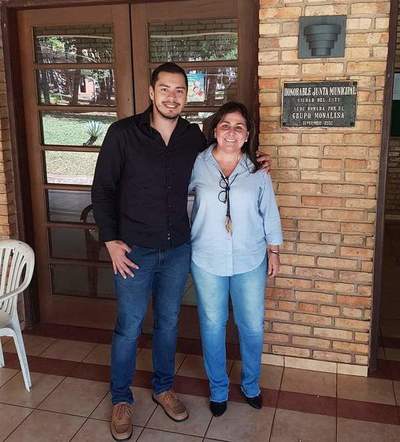 Jefa de campaña que derrotó a ANR, irónicamente es prima de McLeod