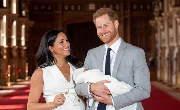 HOY / Los Duques de Sussex presentan al nuevo “royal baby”