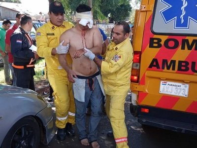 Joven brasileño se quitó un ojo con sus propios dedos