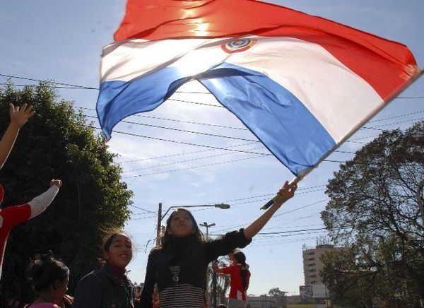Héroes que enalzaron la bandera del patriotismo con ejemplos de vida - Periodismo Joven - ABC Color