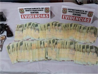 Detienen a policías sospechosos de un asalto e incautan G. 17 millones