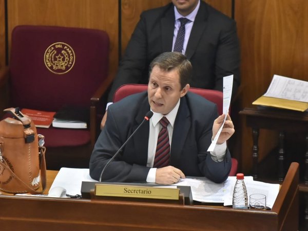 Abogado considera inconstitucional proyecto antichicanas