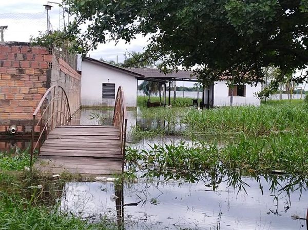 Asisten a 68 familias afectadas por inundaciones en Villeta