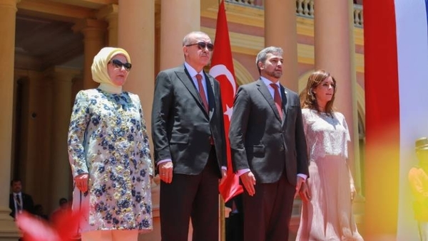 HOY / Abdo a Turquía, llevará a empresarios para tantear vía para hacer negocios