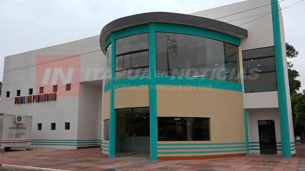 CNEL. BOGADO: ENTREGAN PABELLÓN PEDIÁTRICO AL MSPYBS.