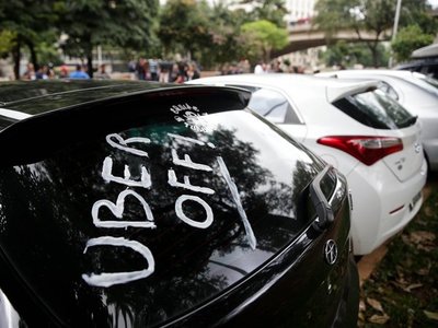 Conductores de Uber protestan por mejores condiciones de trabajo en Brasil