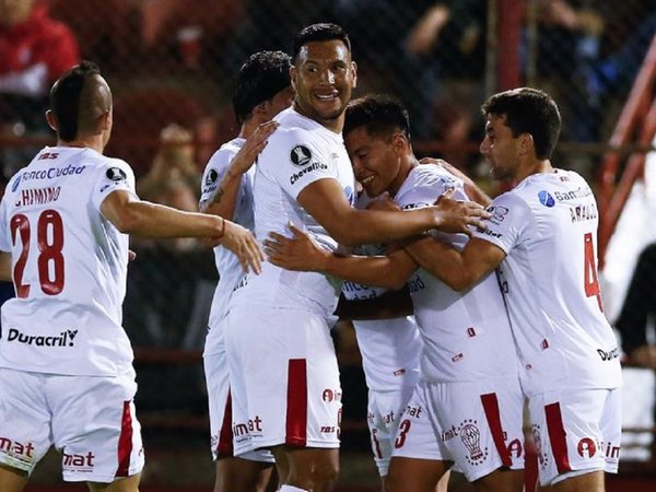 Huracán golea en su despedida y envía al Lara a la Sudamericana